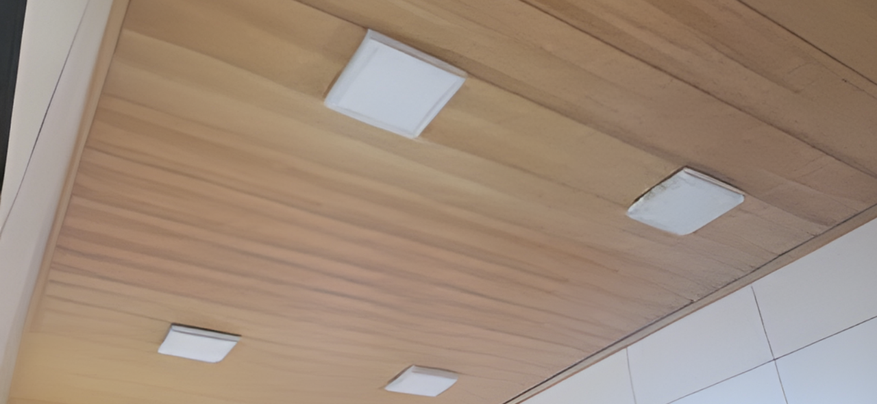 Forro PVC finalizado em projeto comercial